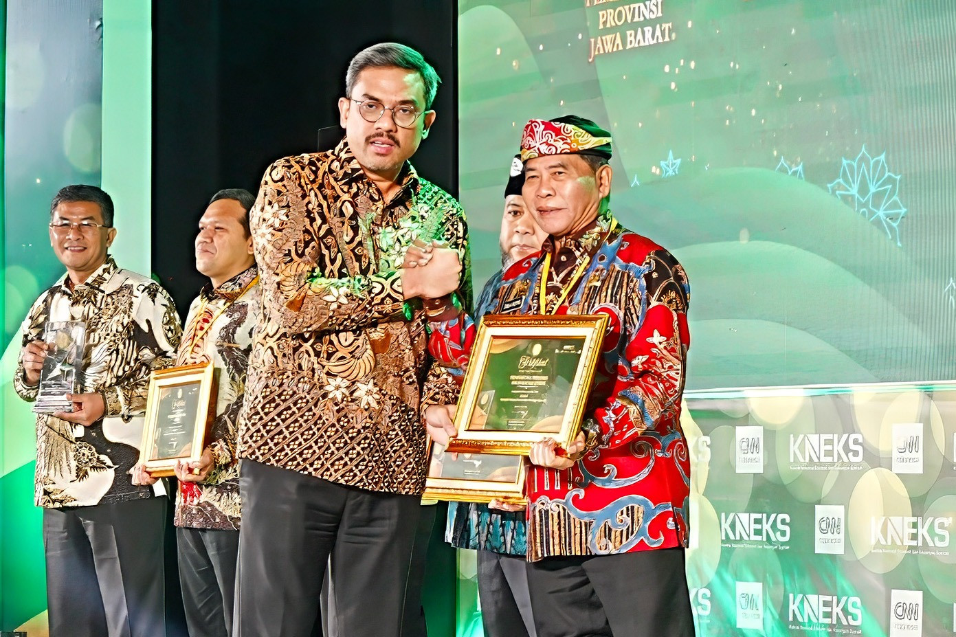 Prestasi Nasional Lagi! Gubernur Bawa Kaltara Raih Dua Penghargaan Anugerah Adinata Syariah 2026 