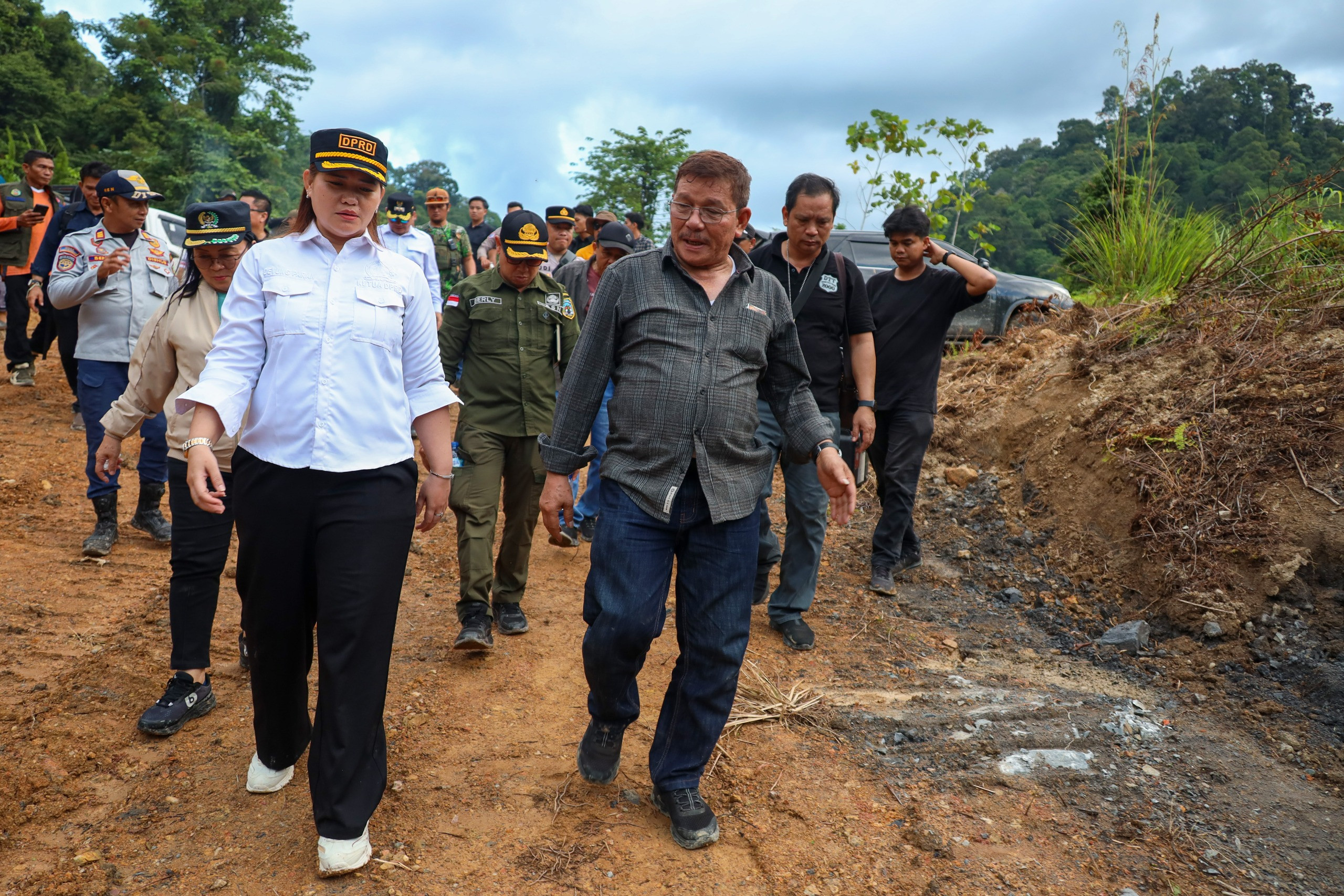 Wagub Dorong Percepatan Perbaikan Jalan Perbatasan 
