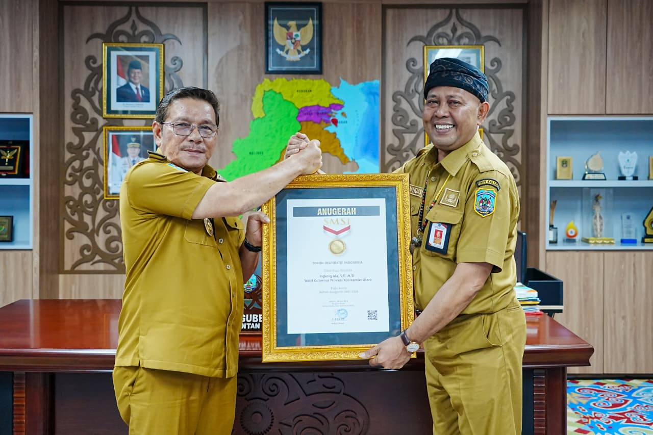  Wagub Ingkong Raih Penghargaan Tokoh Inspiratif Indonesia dari SMSI