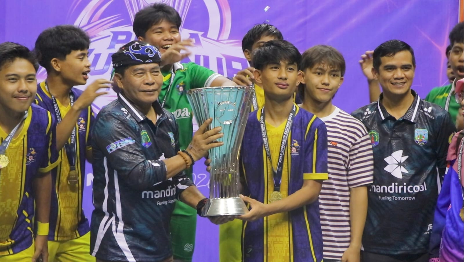 Tutup Turnamen Futsal Pelajar, Gubernur Motivasi Atlet Muda Raih Prestasi Lebih Tinggi